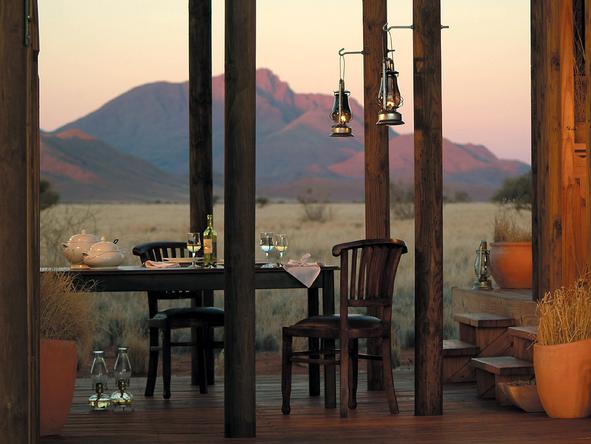 Wolwedans Private Camp - dinner on veranda